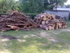Biete ca 6-7 Festmeter Holz (KIEFER)in tragbare Teile geschnitten an Selbstabhol