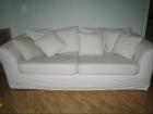 Weiße bequeme Couch