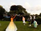 Seifenblasenshow mit Riesenseifenblasen f. Firmenfeier, Hochzeit, Strassenfest o