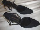 Schöne elegante Schuhe von Armani