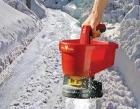 Pfiffige Lösung für den Winter-Winter-Universal-Streuer-Streuen auf Knopfdruck