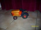 Holztraktor mit Gummibereifung. Preis17 Euro VB