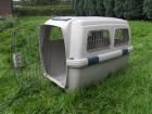 Sehr gut erhaltene Hundebox