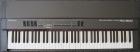Roland RD-200 Digital Piano, inkl. Netzteil, Ständer & Flightcase