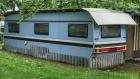 HOBBY 2-achs wohnwagen mit schutzdach und festem anbau, zur übernahme
