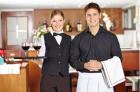 Servicemitarbeiter /  Servicemitarbeiterin in Vollzeit oder Teilzeit - Gastronom