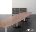 Konferenztisch mit 6 Meter Länge