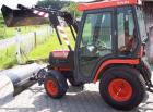 Kompaktschlepper B2100 mit Frontlader