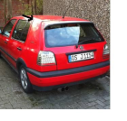 VW Golf in der Farbe Rot