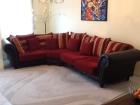 Koloniale Couchgarnitur mit mediterranem Flair