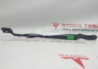 Wischerarm links mit Leitung und Düsenstock Tesla Modell 3 1076728-00-C