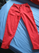 Rote Jeans