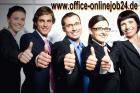 Zu Hause Online Arbeiten in Teamwork mit home-office, Job am PC in Heimarbeit
